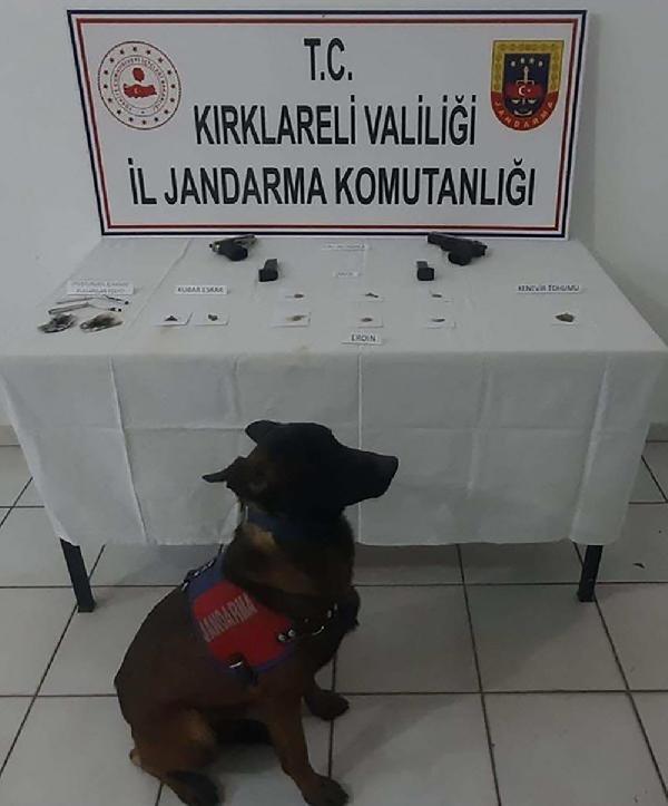 Kırklareli’de ev ve aracında uyuşturucu bulunan kişi gözaltında