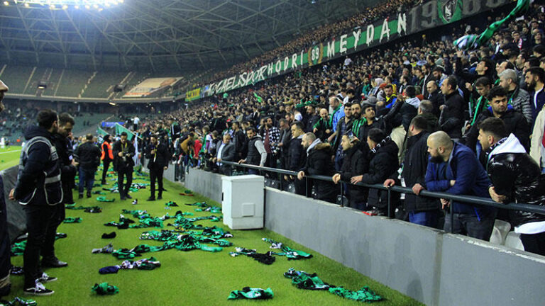 Kocaelispor ile Sakaryaspor depremzedeler için oynadı | Kahramanmaraş, Gaziantep, Şanlıurfa, Diyarbakır, Adana, Adıyaman, Osmaniye, Hatay, Kilis, Malatya