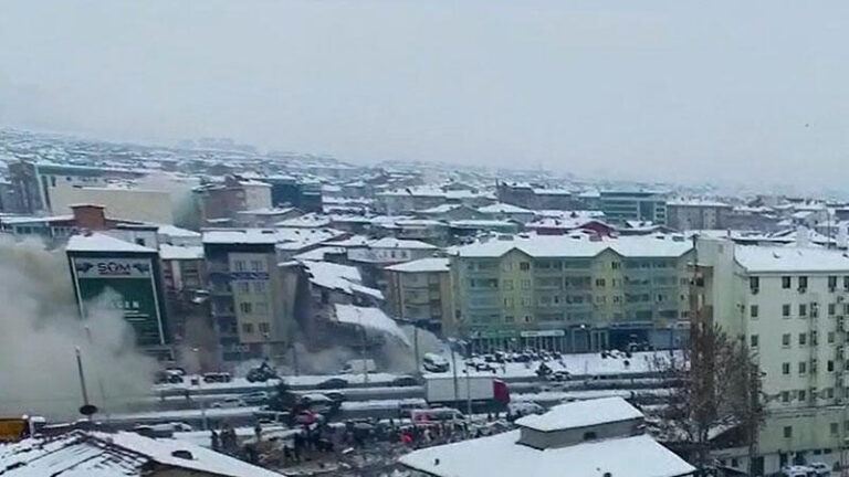 Malatya’da, 7.6’lık depremde binaların çökmesi dron ile kaydedildi | Kahramanmaraş, Gaziantep, Şanlıurfa, Diyarbakır, Adana, Adıyaman, Osmaniye, Hatay, Kilis, Malatya