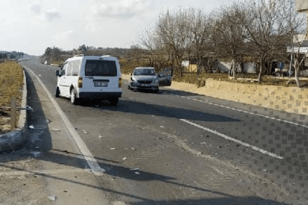 Trafik Kazası: 2 Yaralı Trafik Kazası: 2 Yaralı