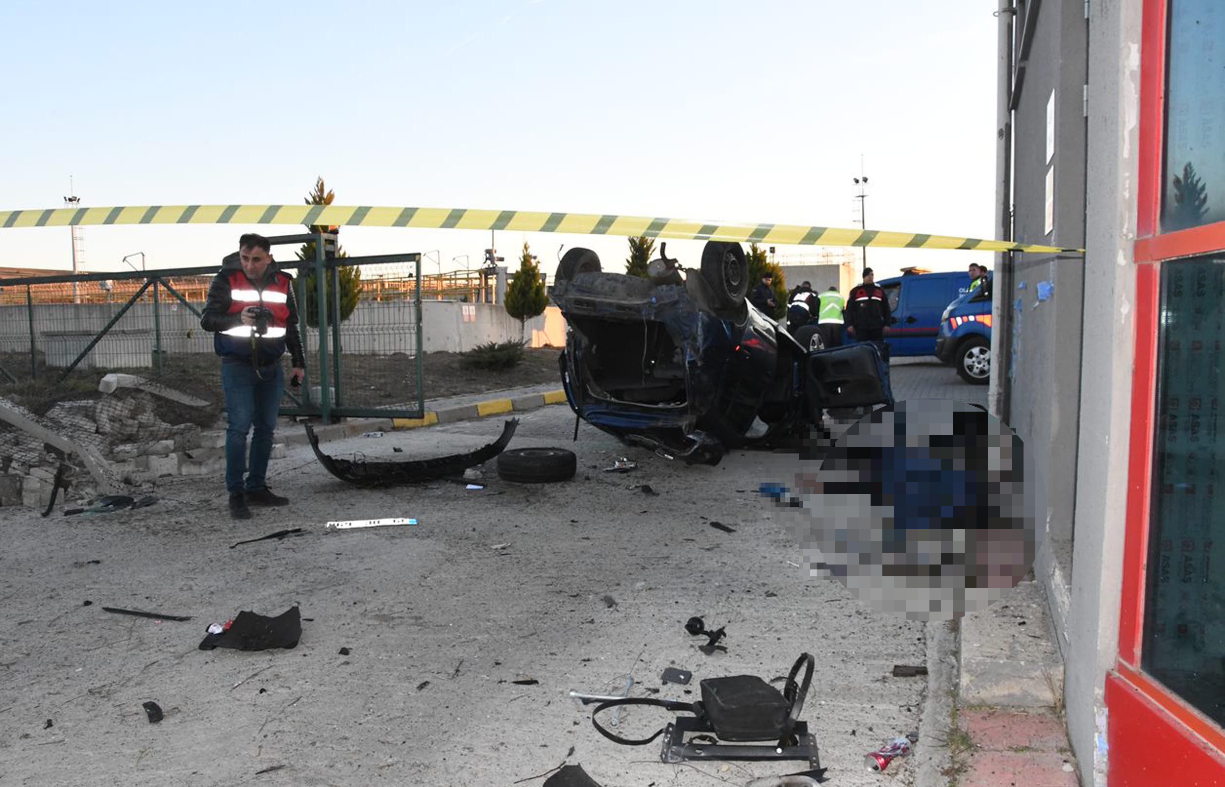 Feci Kaza! Otomobil Arıtma Tesisi Duvarına Çarptı: 1 Ölü Feci Kaza! Otomobil Arıtma Tesisi Duvarına Çarptı: 1 Ölü