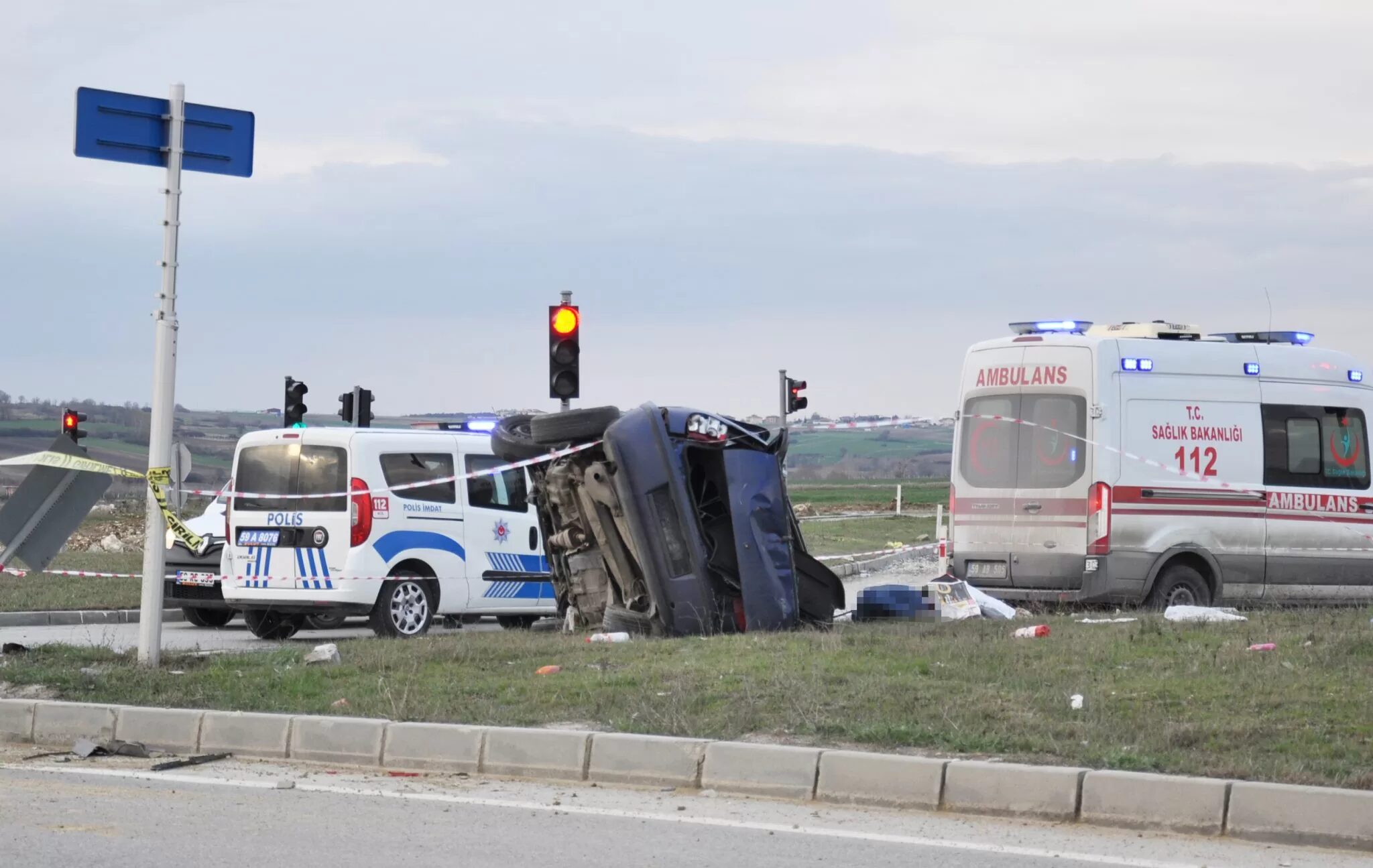 Feci Kaza: 1 Ölü, Diğer Araç Olay Yerinden Kaçtı! Feci Kaza: 1 Ölü, Diğer Araç Olay Yerinden Kaçtı!