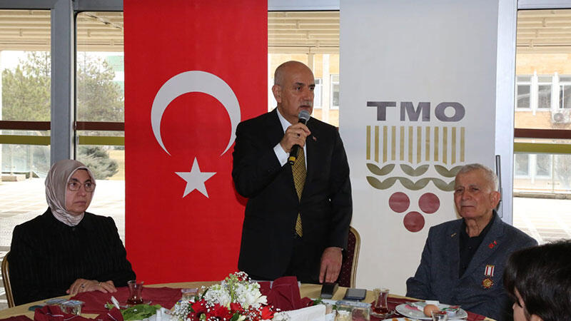 Bakan Kirişci, TMO misafirhanesinde kalan depremzedelerle bir araya geldi | Kahramanmaraş, Gaziantep, Şanlıurfa, Diyarbakır, Adana, Adıyaman, Osmaniye, Hatay, Kilis, Malatya Bakan Kirişci, TMO misafirhanesinde kalan depremzedelerle bir araya geldi | Kahramanmaraş, Gaziantep, Şanlıurfa, Diyarbakır, Adana, Adıyaman, Osmaniye, Hatay, Kilis, Malatya