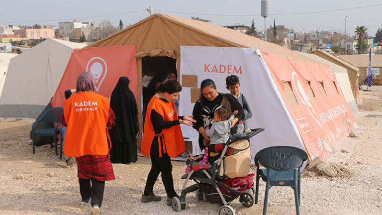 Depremzede kadınlara KADEM desteği | Kahramanmaraş, Gaziantep, Şanlıurfa, Diyarbakır, Adana, Adıyaman, Osmaniye, Hatay, Kilis, Malatya