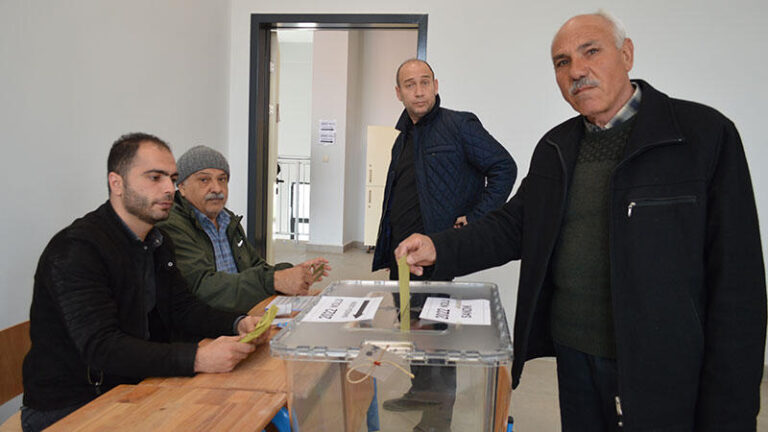 Elazığ’daki depremin ardından kurulan mahallede muhtarlık seçimi | Kahramanmaraş, Gaziantep, Şanlıurfa, Diyarbakır, Adana, Adıyaman, Osmaniye, Hatay, Kilis, Malatya