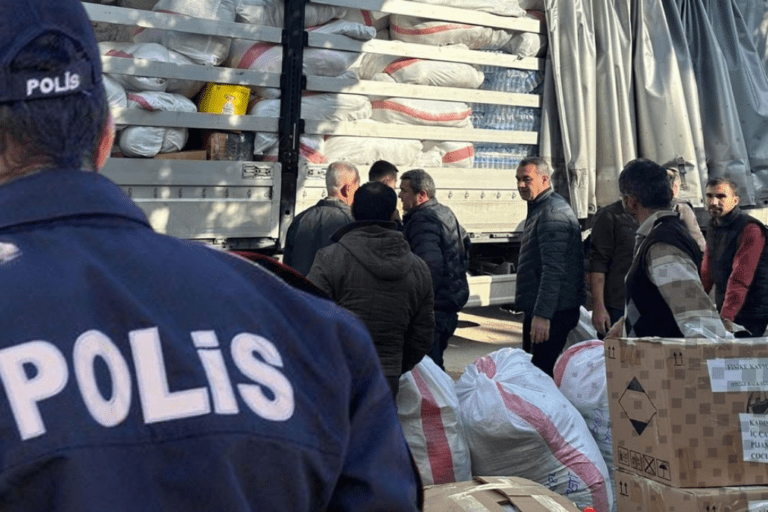 Yapılan Yardımları Alıp Tekirdağ’a Getirdi: Emniyet Mensubu Görevden Alındı!