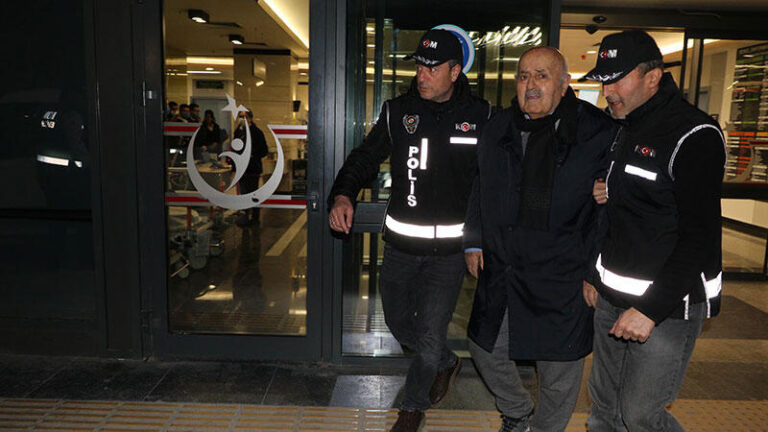 Rende Sitesi’nin sahibi: Kolon kesseydik zaten deprem öncesinde bina üzerimize düşerdi | Kahramanmaraş, Gaziantep, Şanlıurfa, Diyarbakır, Adana, Adıyaman, Osmaniye, Hatay, Kilis, Malatya