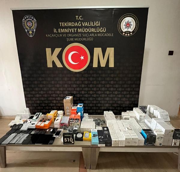 Tekirdağ’da kaçak elektronik cihazlar ele geçirildi; 2 gözaltı Tekirdağ’da kaçak elektronik cihazlar ele geçirildi; 2 gözaltı