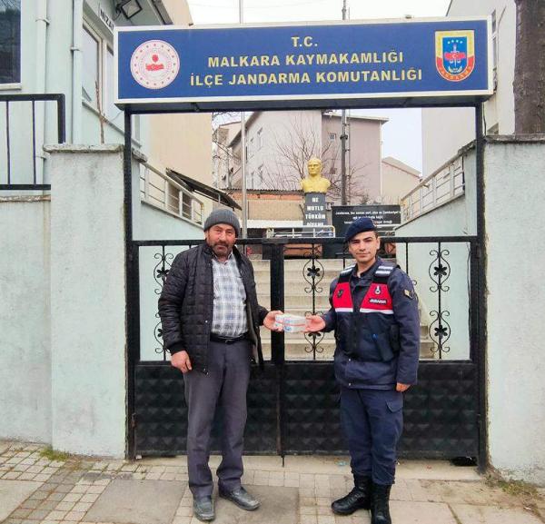 Telefon dolandırıcısı 230 saat kamera kaydı incelenerek yakalandı Telefon dolandırıcısı 230 saat kamera kaydı incelenerek yakalandı