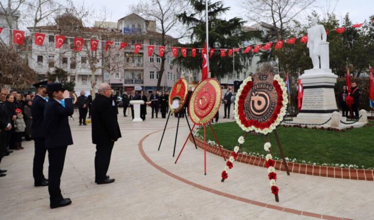 18 MART ÇANAKKALE ZAFERİ VE ŞEHİTLERİ ANMA GÜNÜ ÇELENK SUNMA TÖRENİ GERÇEKLEŞTİRİLDİ