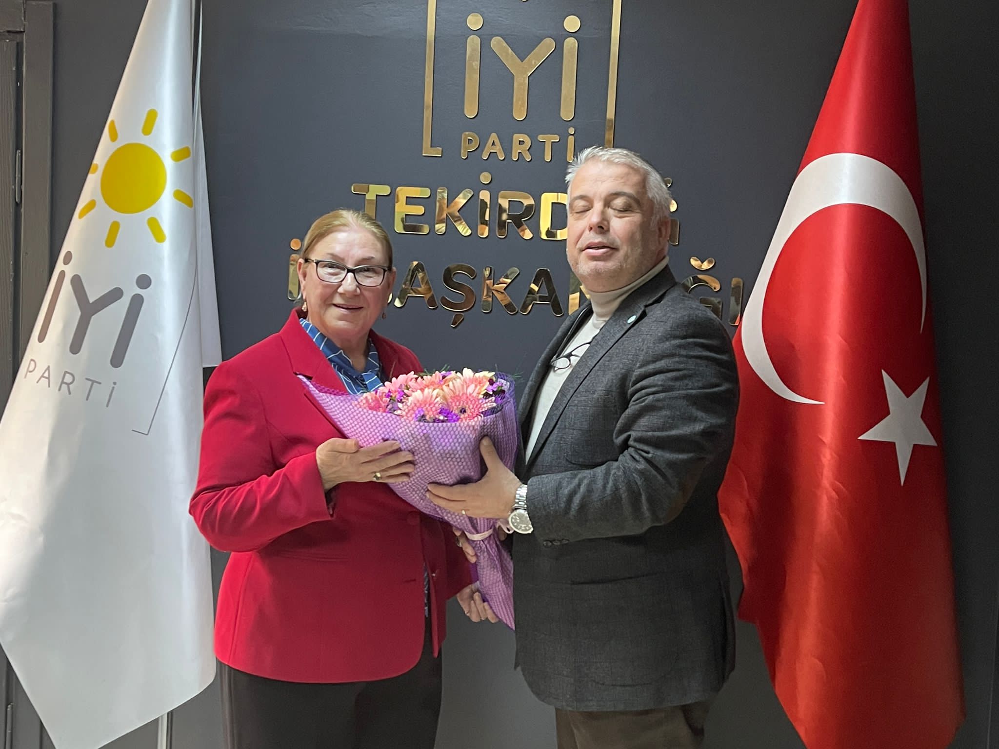 Şadiye Onar Karataş İYİ Parti Tekirdağ İl Başkanlığında A. Adalığını Açıkladı Şadiye Onar Karataş İYİ Parti Tekirdağ İl Başkanlığında A. Adalığını Açıkladı