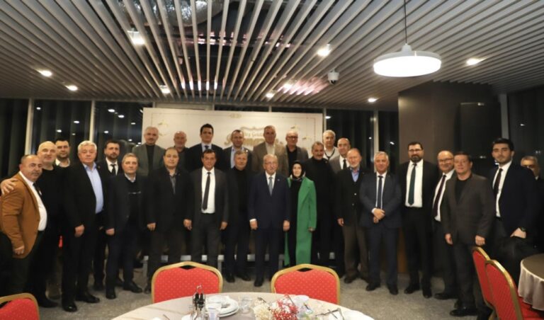 BAŞKAN ALBAYRAK, BÜYÜKŞEHİR BELEDİYESİ MECLİS ÜYELERİYLE İFTARDA BULUŞTU