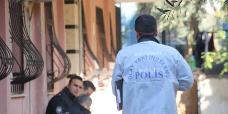 61 Yaşındaki Kadın Evinde Ölü Bulundu