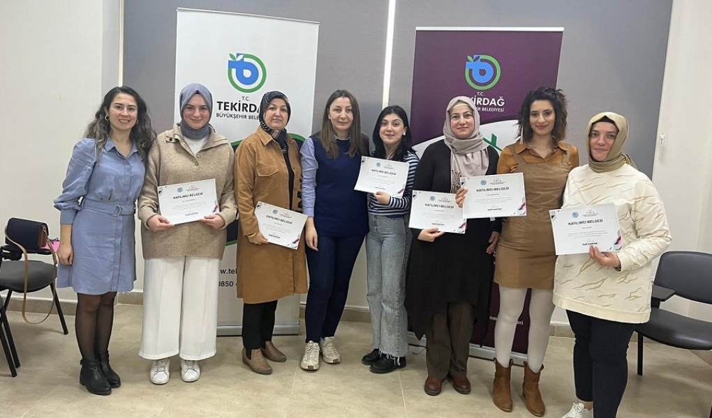 KADIN ÇALIŞMALARI İLE KADINLAR ARTIK DAHA GÜÇLÜ KADIN ÇALIŞMALARI İLE KADINLAR ARTIK DAHA GÜÇLÜ