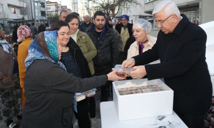 Ramazan Ayında Ergene Belediyesi 25 Bin Kişiye İftar Verdi Ramazan Ayında Ergene Belediyesi 25 Bin Kişiye İftar Verdi