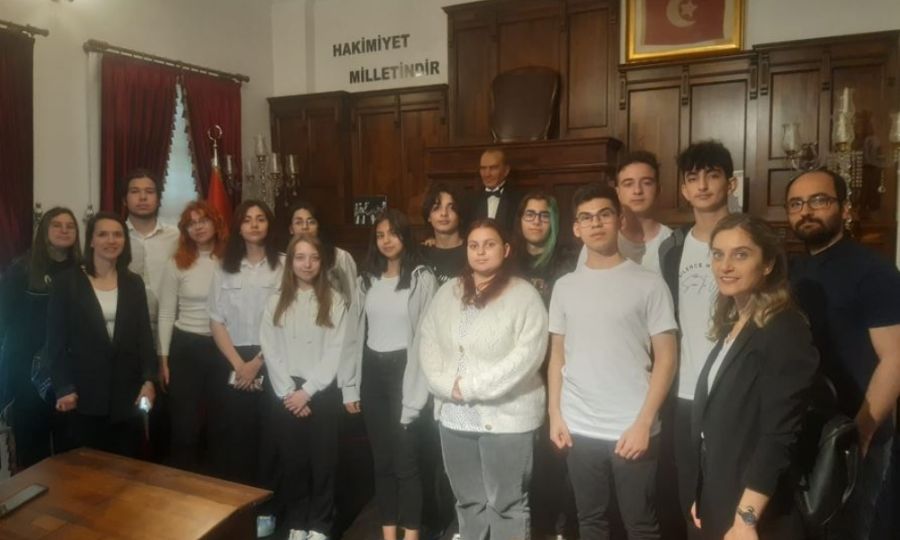 Ergene Belediyesi Atatürk Evi ve Müzesi Öğrencilerin Akınına Uğruyor Ergene Belediyesi Atatürk Evi ve Müzesi Öğrencilerin Akınına Uğruyor