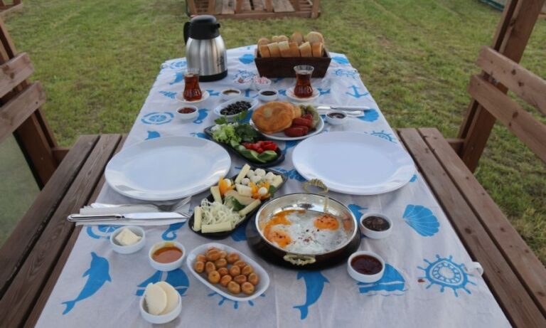 Ergene Belediyesinin Saklı Cennetinde Kahvaltı Servisi Başladı