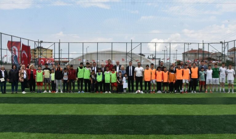 Muratlı Yarı olimpik yüzme Havuzu Ve Spor Kompleksinde Yeni Sezon Açıldı