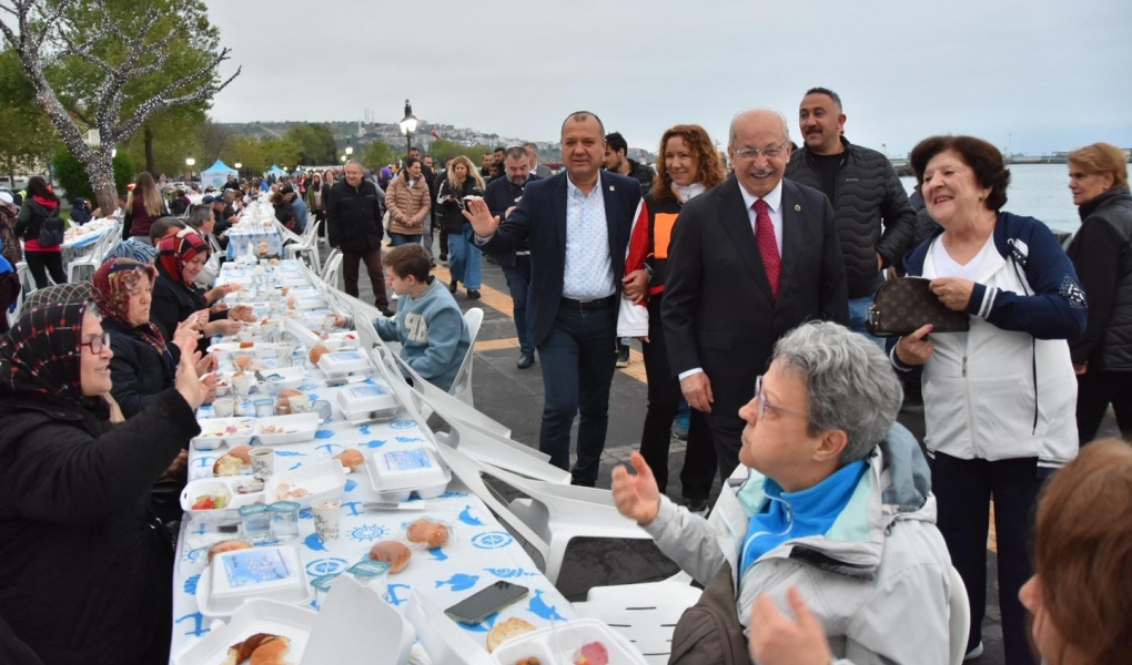 TEKİRDAĞLILAR HIDIRELLEZİ BÜYÜK BİR COŞKU İLE KARŞILADI TEKİRDAĞLILAR HIDIRELLEZİ BÜYÜK BİR COŞKU İLE KARŞILADI