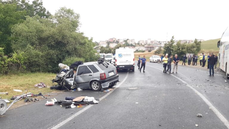 Araç Yolcu Otobüsüne Çarptı: Sürücü Öldü, 1’i Ağır 3 Yaralı