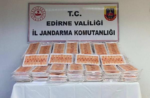 Edirne’de 400 karides ve 2 gram kokain ele geçirildi; 2 gözaltı