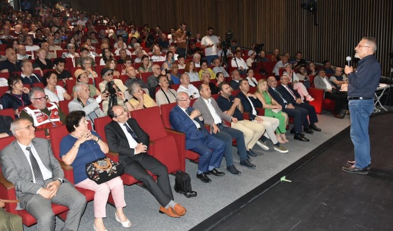 PROF. DR. NACİ GÖRÜR İLE `DEPREM BİLİNCİ’ KONFERANSI BÜYÜK İLGİ GÖRDÜ