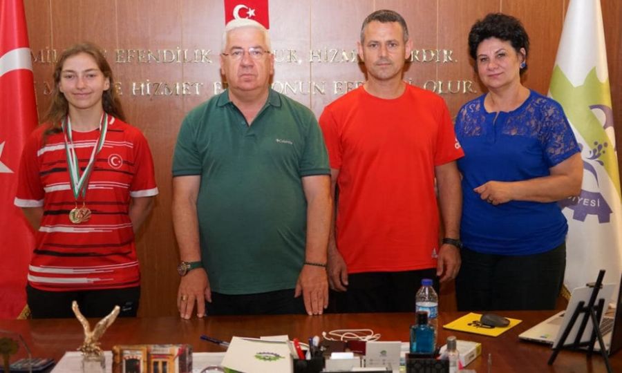 Başarılarını Başkan Yüksel ile paylaştılar Başarılarını Başkan Yüksel ile paylaştılar