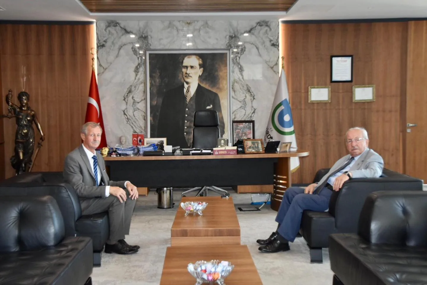 Başkan Uzunlar TBB Başkanı Albayrak’ı ziyaret etti Başkan Uzunlar TBB Başkanı Albayrak’ı ziyaret etti