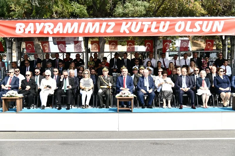 30 Ağustos Zafer Bayramı Münasebetiyle Kutlama Töreni Düzenlendi 30 Ağustos Zafer Bayramı Münasebetiyle Kutlama Töreni Düzenlendi