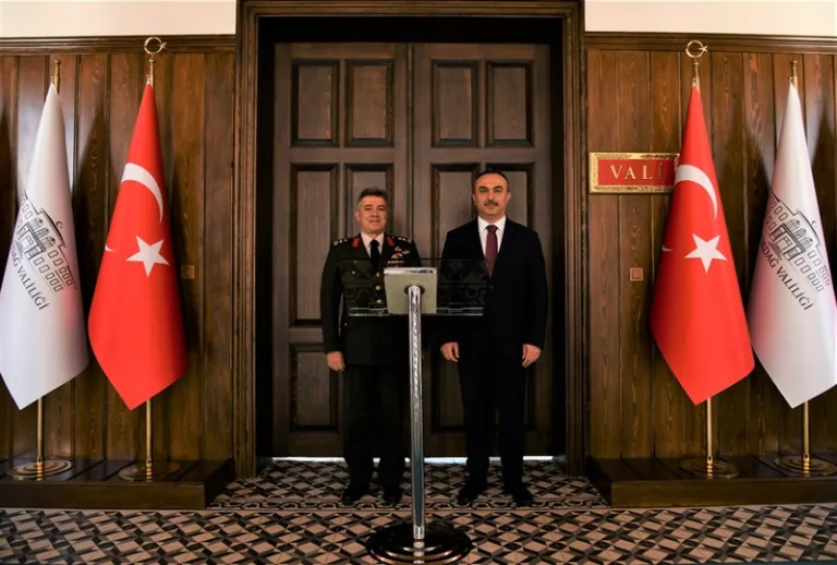 5. Kolordu Komutanı Tümgeneral Muammer Alper  Valimiz Sayın Recep Soytürk’ü  Makamında Ziyaret Etti.