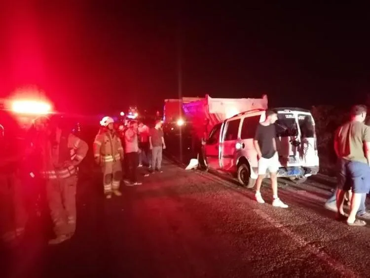 Arıza Yapan Kamyona Arkadan Çarptı: 1 Ölü, 1 Yaralı!