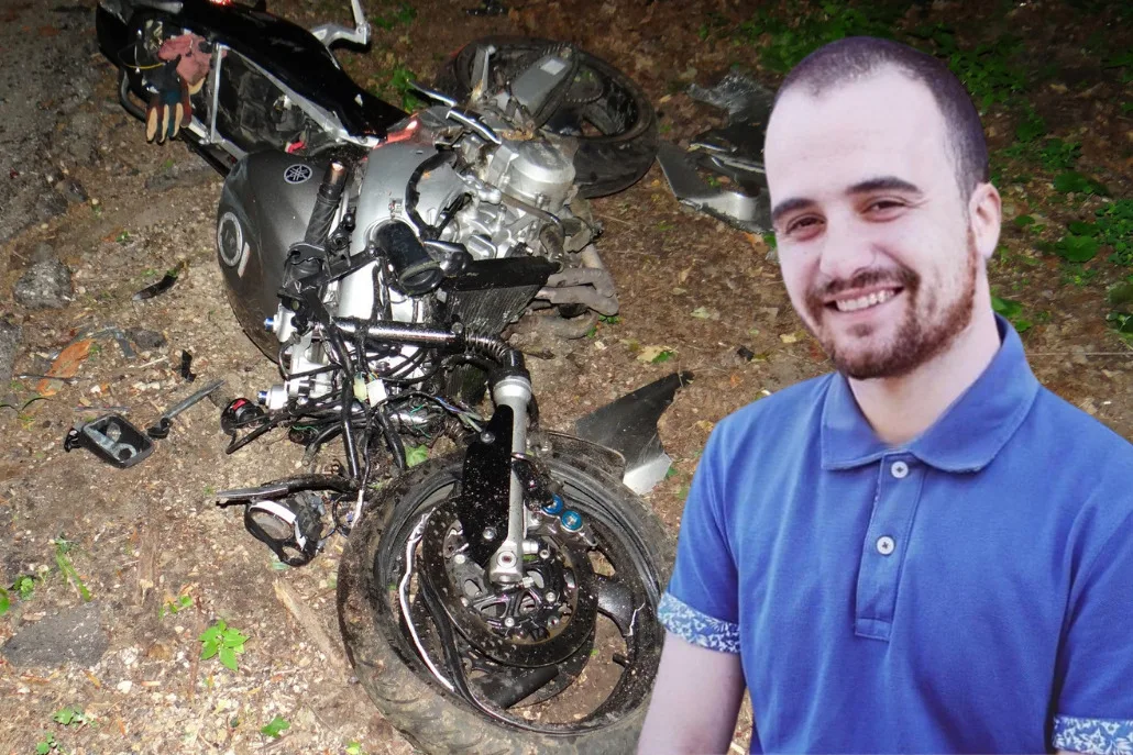 Kamyonetin Çarptığı Motosiklet Sürücüsü Öldü! Kamyonetin Çarptığı Motosiklet Sürücüsü Öldü!