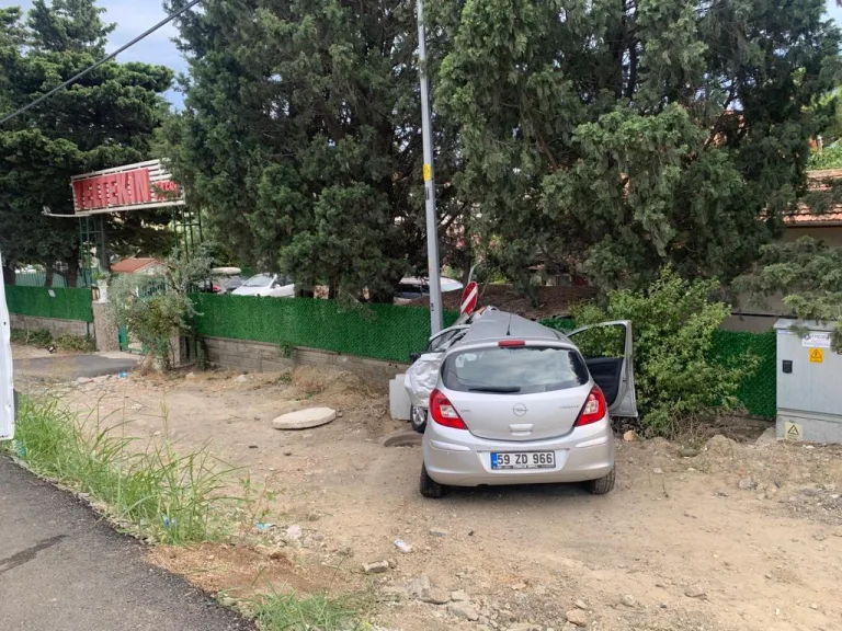 Yolcu Otobüsü ve Otomobil Çarpıştı: 1 Ölü, 2 Yaralı!