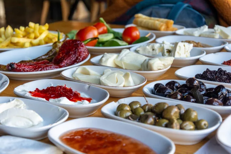 Tekirdağ Kahvaltı Mekanları Nelerdir? Pazar Kahvaltısı Tekirdağ Nerede Yapılır?