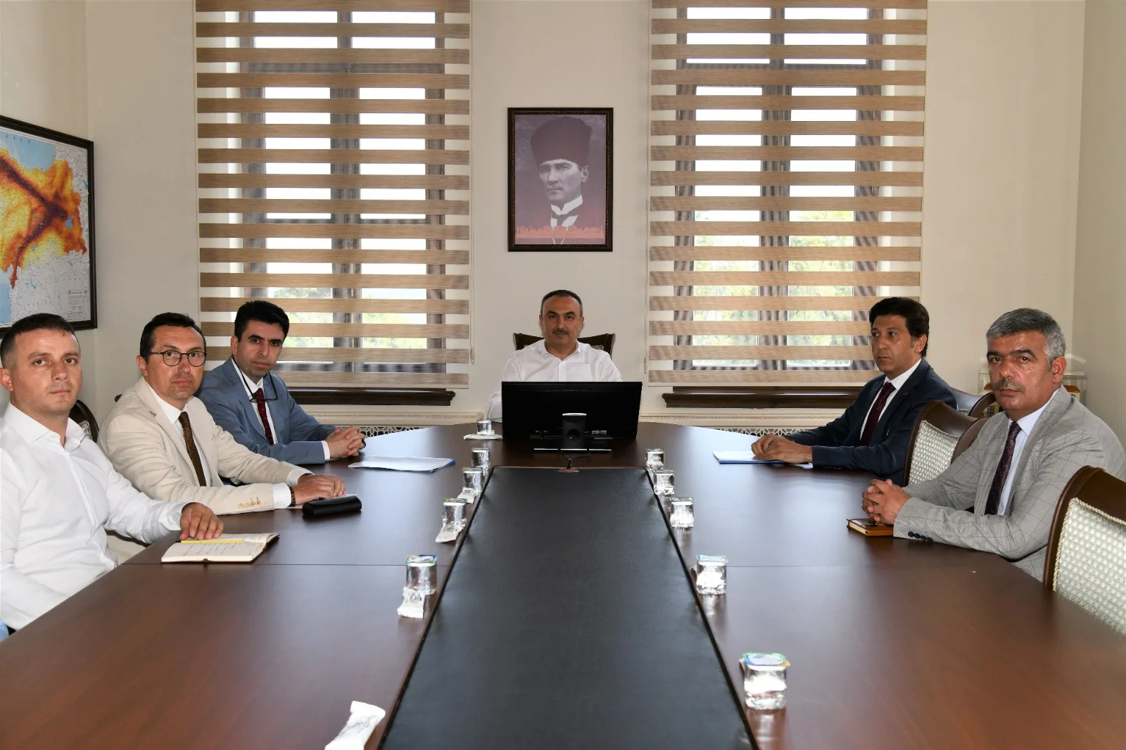 Vali Soytürk’ün Başkanlığında Eğitim Yatırımları Toplantısı Düzenlendi Vali Soytürk’ün Başkanlığında Eğitim Yatırımları Toplantısı Düzenlendi