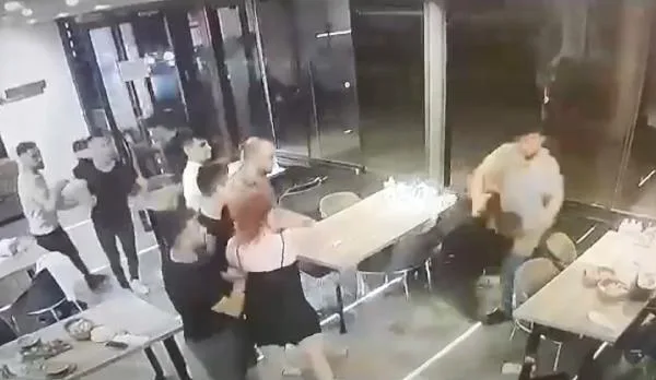 Çorbacıda Kavga: 3 Gözaltı: Kavgayı Ayırmak İsteyen Kadın Yumrukların Hedefi Oldu