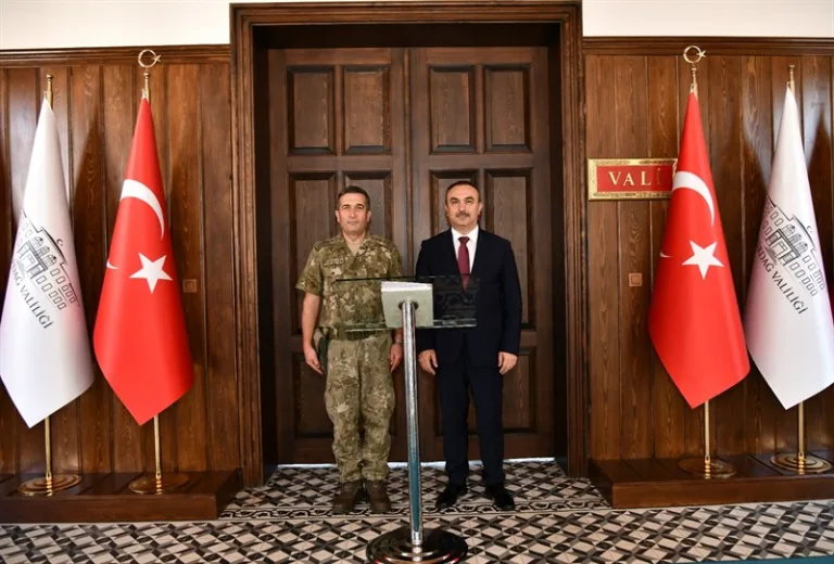 Garnizon Komutanı olarak atanan Tuğgeneral Ahmet Uğurlu Vali Soytürk’ü Ziyaret Etti.