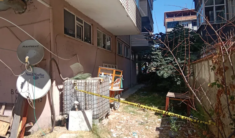 Camdan Düşen Genç Kız Yaralandı!