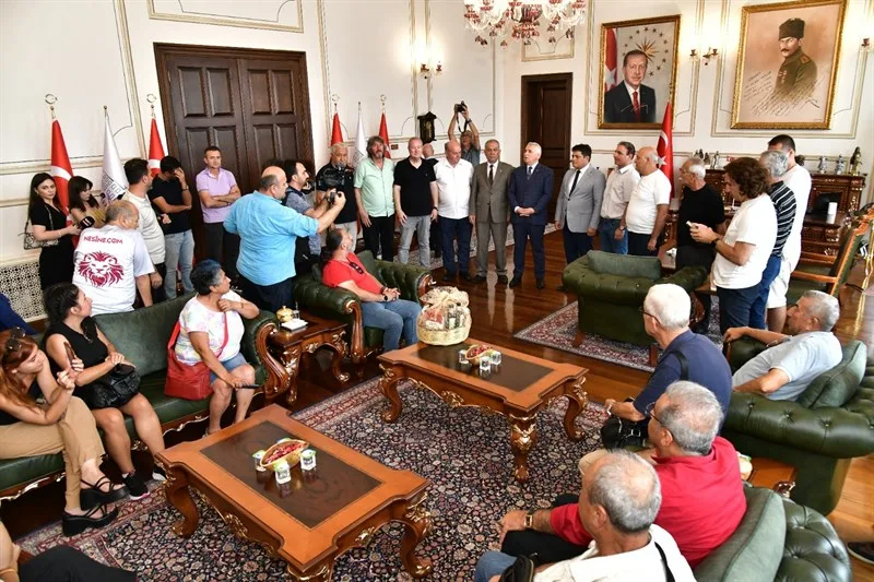 Mersinli Gazeteciler ve TGF Heyeti Vali Aziz Yıldırım’ı Ziyaret Etti Mersinli Gazeteciler ve TGF Heyeti Vali Aziz Yıldırım’ı Ziyaret Etti