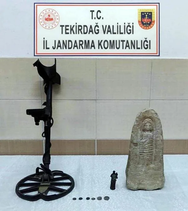 Tarihi Eserleri Satmak İsterken Jandarmaya Yakalandı