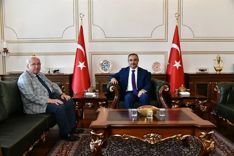 Tekirdağ Büyükşehir Belediye Başkanından Vali Soytürk’e Hayırlı Olsun Ziyareti Tekirdağ Büyükşehir Belediye Başkanından Vali Soytürk’e Hayırlı Olsun Ziyareti