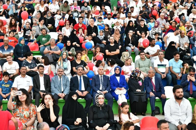 Vali Aziz Yıldırım Yaz Kuran Kursları Şenliği’ne Katıldı
