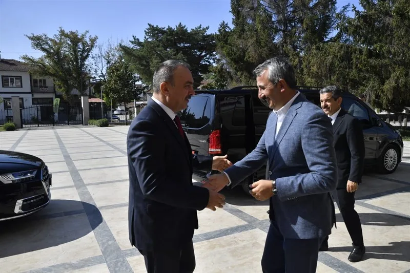 Vali Soytürk Edirne Valisi Sezer’i Ziyaret Etti Vali Soytürk Edirne Valisi Sezer’i Ziyaret Etti