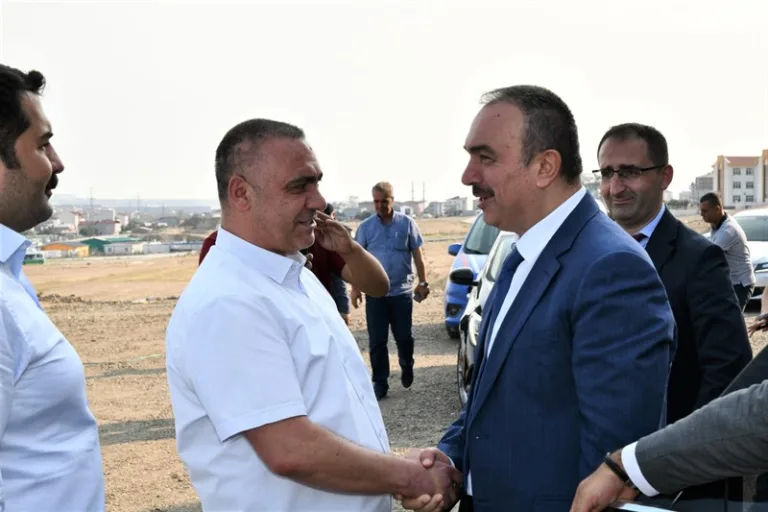 Vali Soytürk Türk Metal Sendikası Pevrul Kavlak Mesleki ve Teknik Anadolu Lisesini Ziyaret Ederek İncelemelerde Bulundu