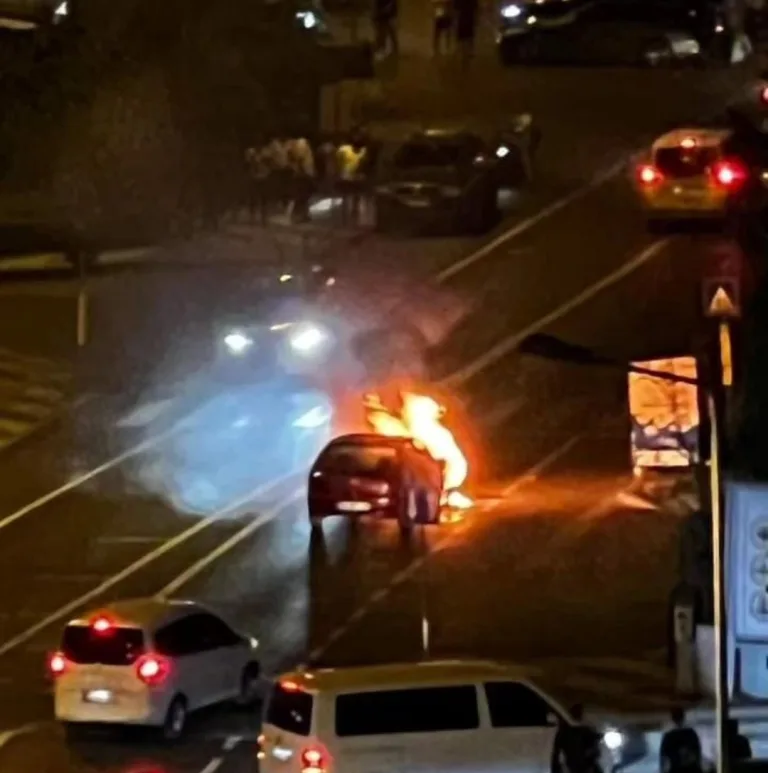Seyir Halindeki Otomobil Alev Alev Yandı!