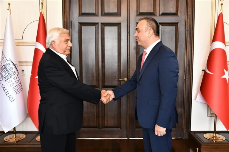 ASYAPORT Yönetim Kurulu Başkanı Ahmet Soyuer Vali Recep Soytürk’ü Ziyaret Etti
