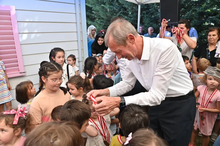 Çocuk Akademisi Yaz Okulu Öğrencileri Törenle Mezun Oldu