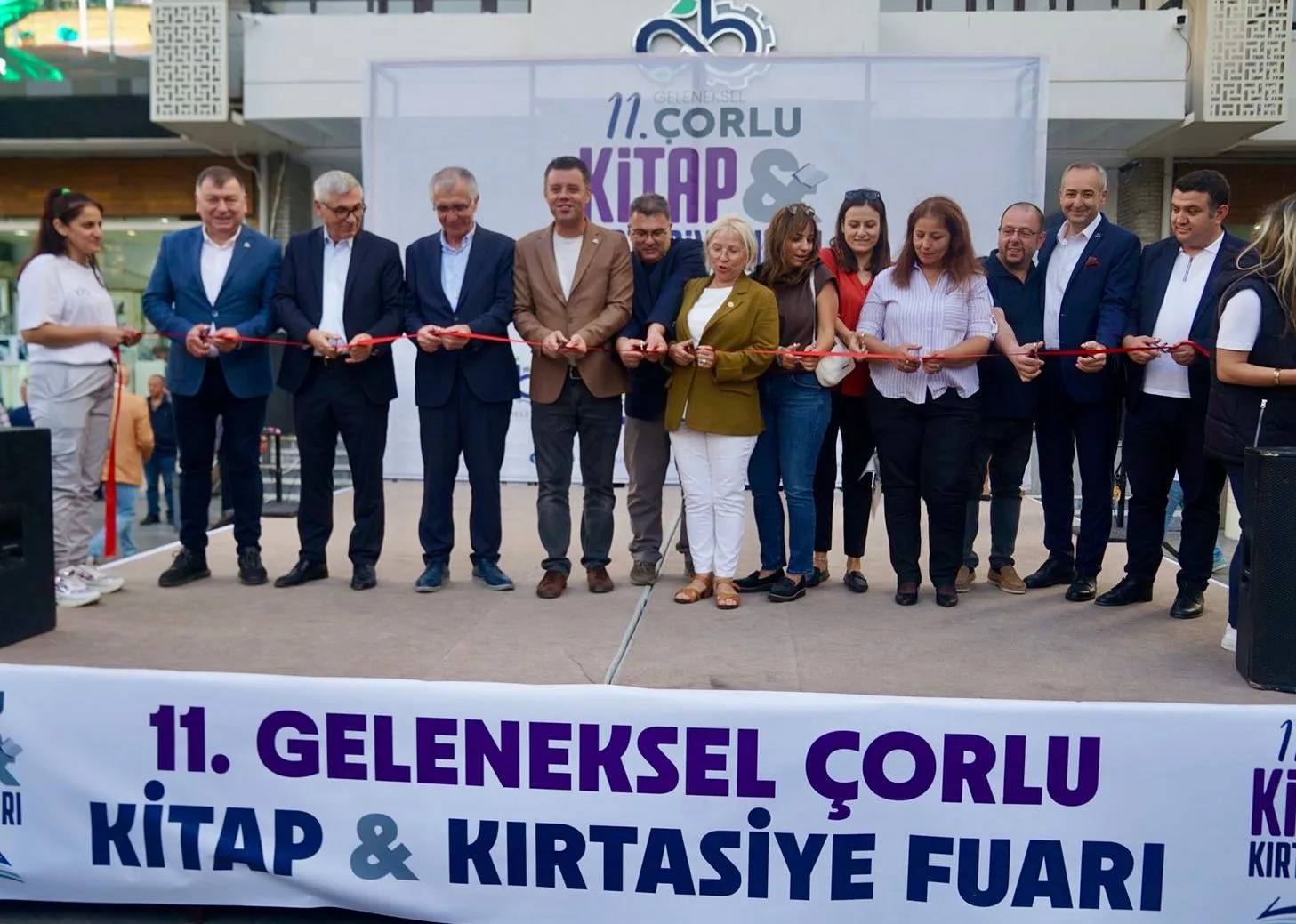 Çorlu Kitap ve Kırtasiye Fuarı Kitapseverleri Ağırlıyor Çorlu Kitap ve Kırtasiye Fuarı Kitapseverleri Ağırlıyor