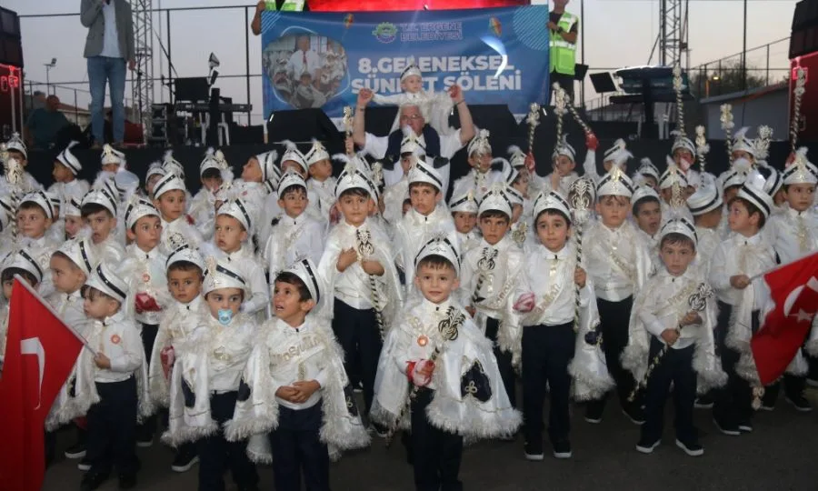 Ergene Belediyesi 8.Geleneksel Sünnet Şöleni Festivali Düzenledi Ergene Belediyesi 8.Geleneksel Sünnet Şöleni Festivali Düzenledi