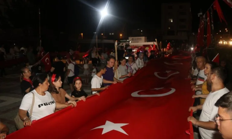 Ergene’de 30 Ağustos Zafer Bayramı Coşkusu Fener Alayı İle Taçlandırıldı